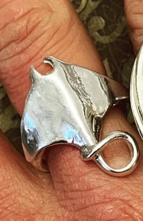 Large silver manta ray ring