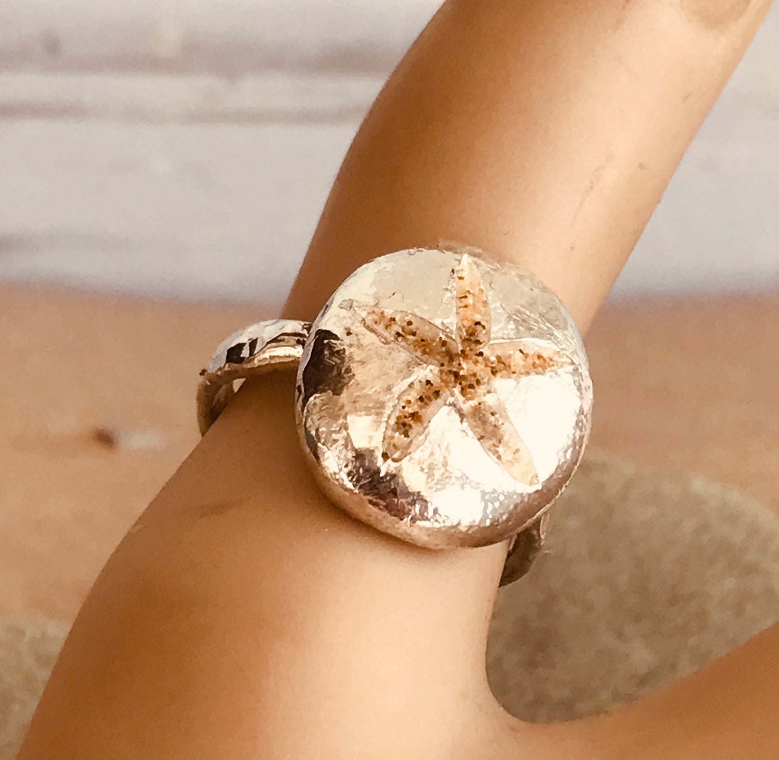 Starfish sand inlay pebble ring