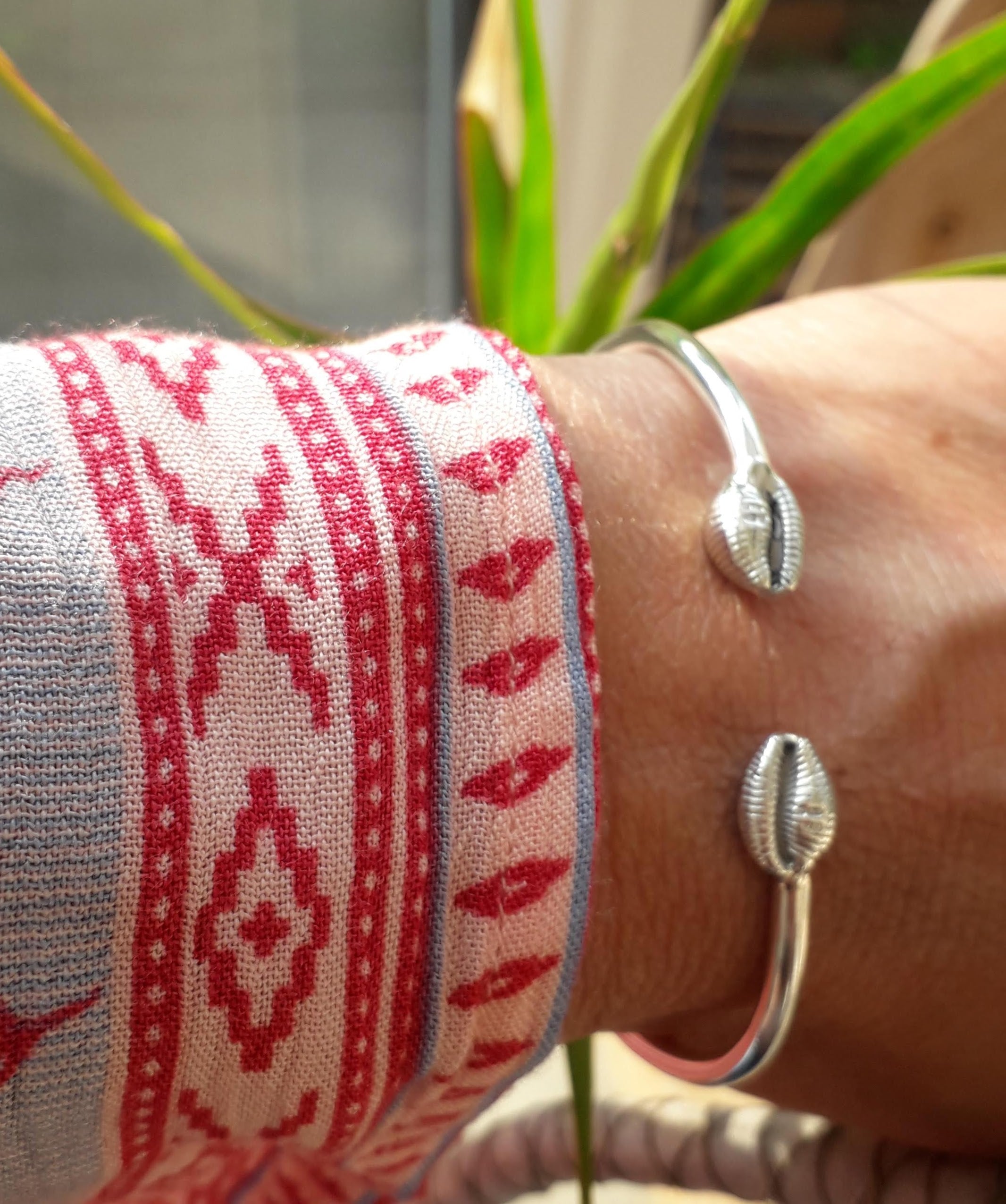 Cowrie good shell cuff